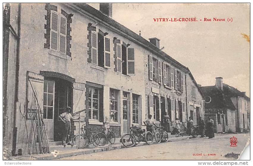 Vitry Le Croisé   10     Rue  Neuve.  Cycles Vélos Triporteur (coin Cassé) - Sonstige & Ohne Zuordnung