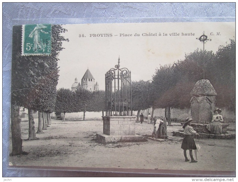 PRIVINS . PLACE DU CHATERL A LA VILLE HAUTE - Provins