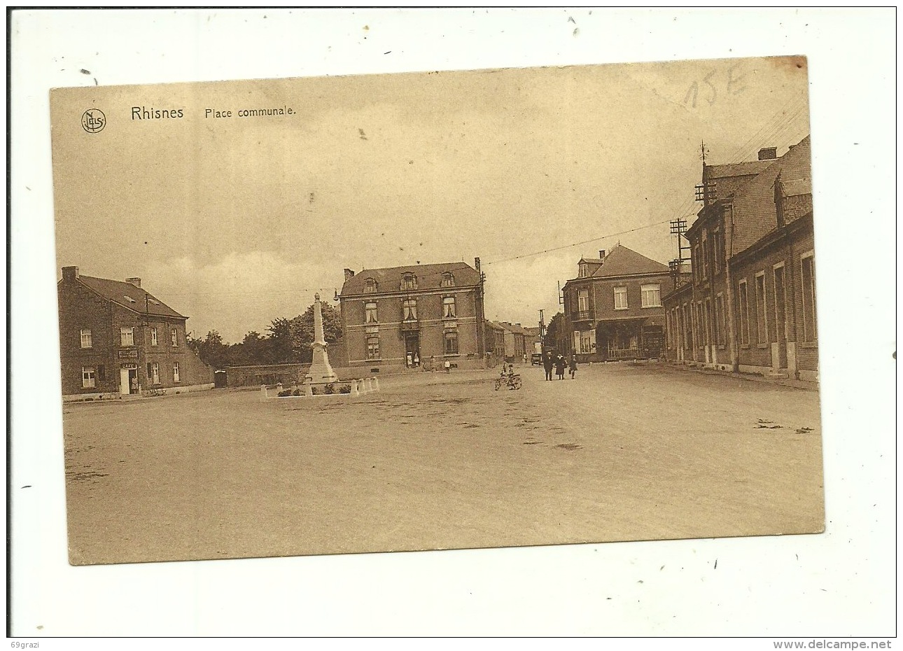 Rhisnes Place Communale - La Bruyère