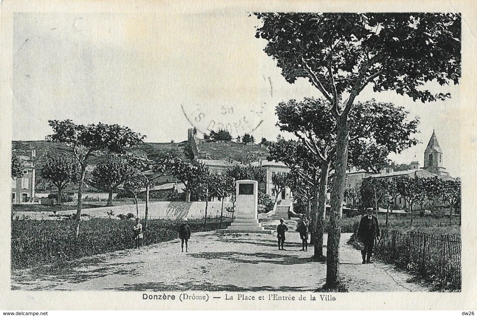 Donzère (Drôme) - La Place Et L'entrée De La Ville - Monument Aux Morts - Edition Depé - Carte De 1939 - Donzere