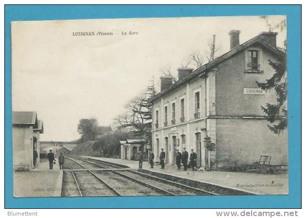 CPA - Chemin De Fer La Gare LUSIGNAN 86 - Lusignan