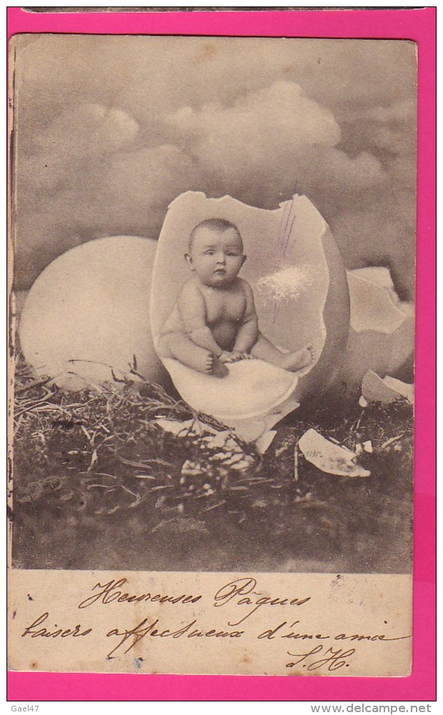 CPA (RÉF : VV780) (FANTAISIE BÉBÉ) Bébés Nus Dans Une Coquille D'oeuf - Bébés
