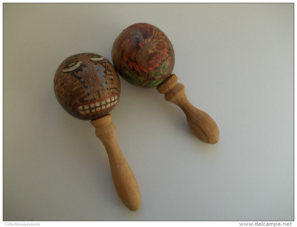 - MARACAS - - Instruments De Musique