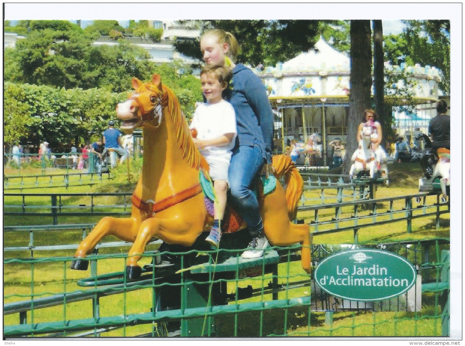 Paris XVI ème - Jardin D'acclimatation Manège Des Petits Chevaux Sur Rail Métallique - CPM 2015 - Photo Originale Uniqu - Parks, Gärten