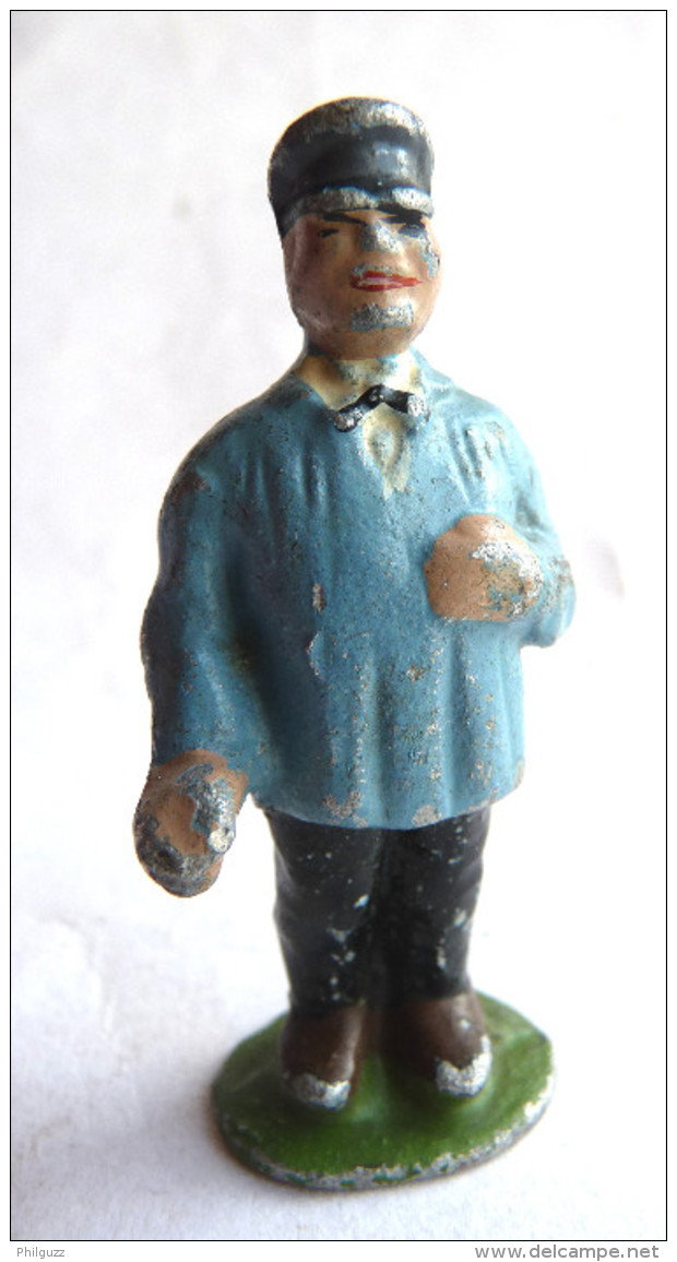 QUIRALU - FERME - ALUMINIUM - ANNEE 50 FIGURINE FERMIER MAQUIGNON BEL ETAT - Quiralu