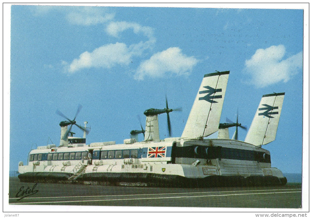 CPM      L AEROGLISSEUR BRITANNIQUE HOVERCRAFT    LIGNE ANGLETERRE FRANCE ALLER ET RETOUR  250 PASSAGERS 30 VOITURES - Aéroglisseurs