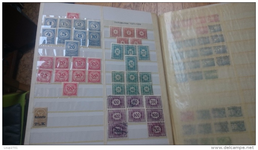 F0784 ALBUM TIMBRES ANCIENS ZONES AUTRICHE ITALIE A TRIER COTE ++ DÉPART 10€