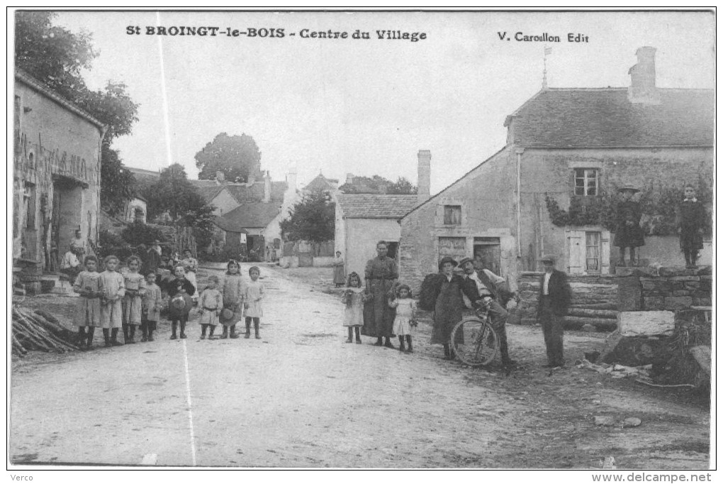 Carte Postale Ancienne De SAINT BROINGT LE BOIS-Centre Du Village - Autres & Non Classés