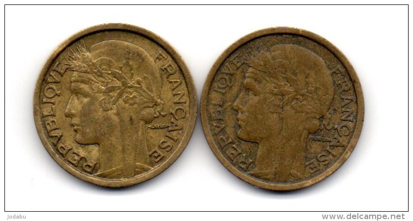 2 Belles Piéces De 1 Franc 1932 (2 Ouvert- Et- 2 Fermé Plus Rare ) - Varietà E Curiosità