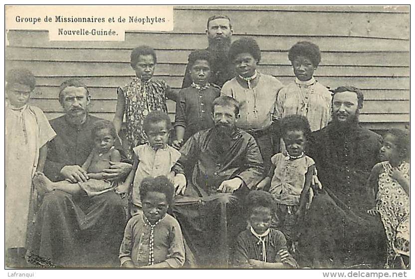 Pays Div- Guinée - Ref F974-groupe Des Missionnaires Et De Neophytes - Nouvelle Guinée  - Carte Bon Etat  - - Guinée