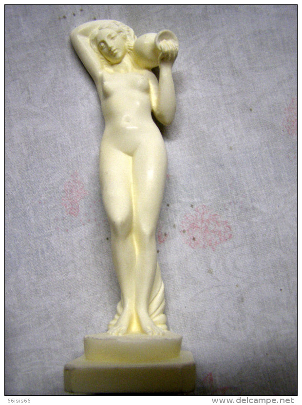 Superbe Statuette,  En Tres Bon Etat. - Autres & Non Classés