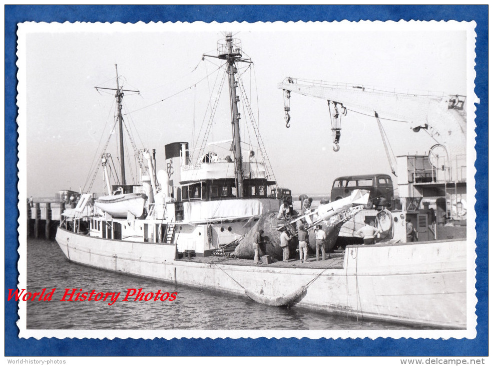 Photo Ancienne Snapshot - Pointe De GRAVE - Bateau Charles RIBIERE - Port - Verdon Sur Mer Royan - Boat - Schiffe