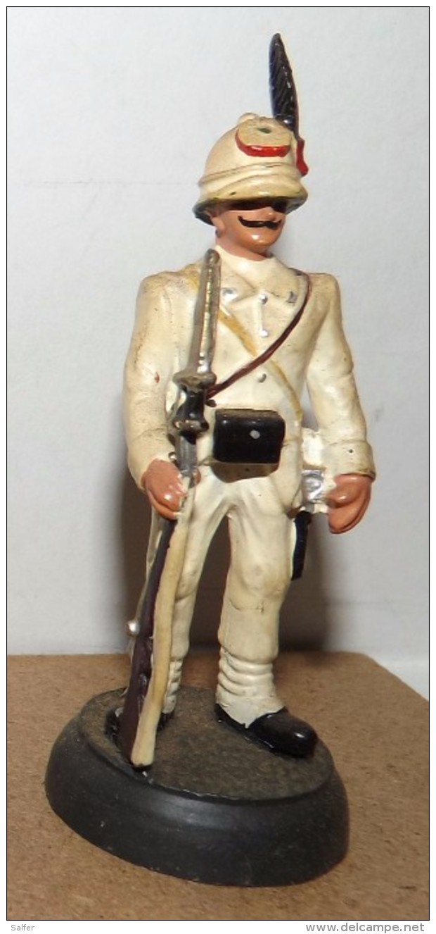 Militare Italiano In Uniforme Coloniale - Figurines