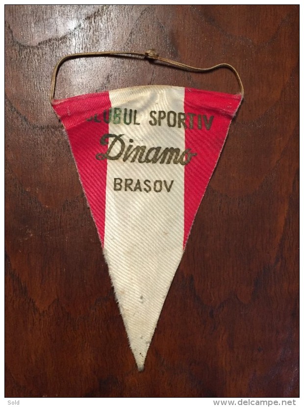 Pennant Romania - Clubul Sportiv Dinamo Brasov - Kleding, Souvenirs & Andere