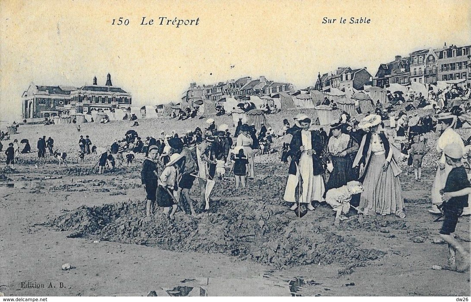 Le Tréport - Sur Le Sable, Grosse Animation: Jeux Et Châteaux De Sable - Edition A.B. - Le Treport