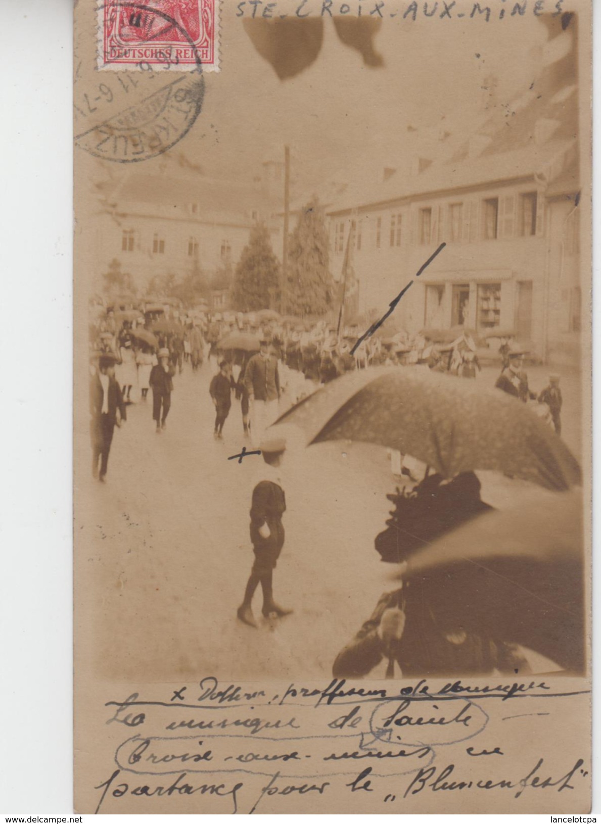 68 - SAINTE CROIX AUX MINES / CARTE PHOTO LA MUSIQUE EN PARTANCE POUR LE BLUMENFEST 1911 - Sainte-Croix-aux-Mines