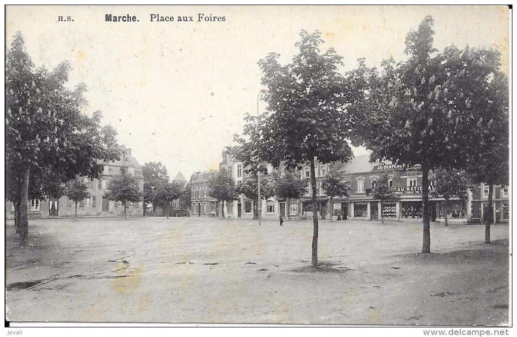 CPA / AK / PK  - MARCHE  Place Aux Foires - Marche-en-Famenne