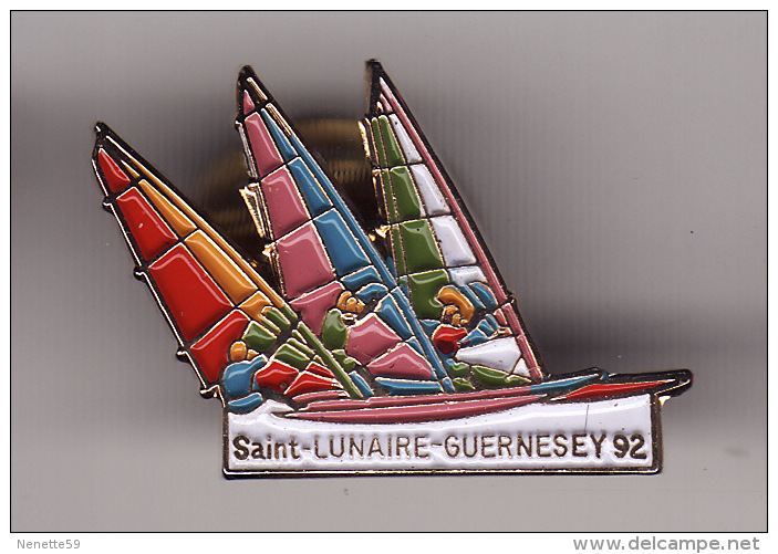 PIN´S --  SAINT LUNAIRE -- GUERNESEY -- Compétition De Voile (35 ) - Sailing, Yachting