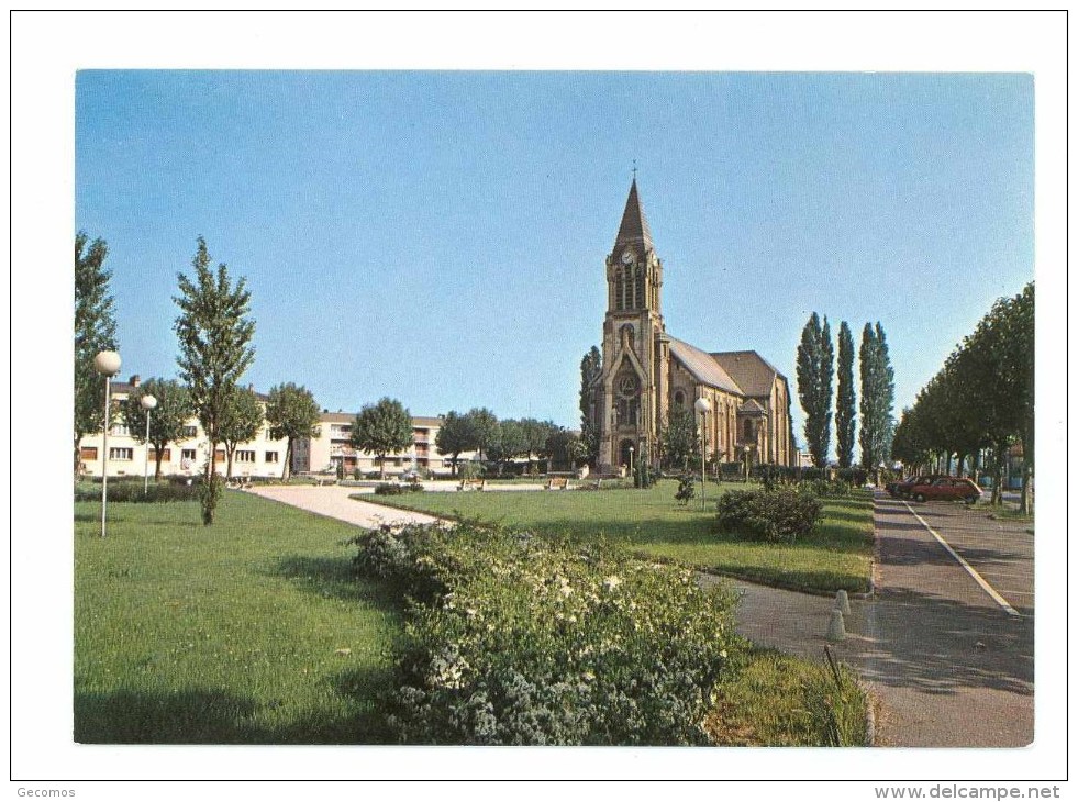57 - TALANGE - Place De L' Eglise - Talange