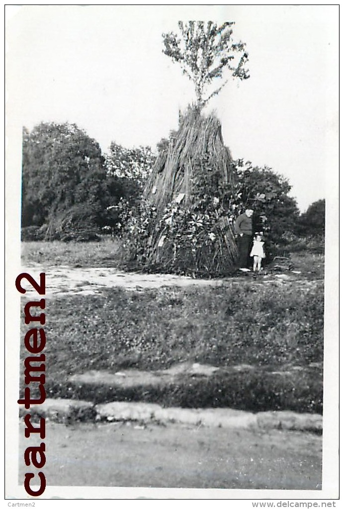 13 PHOTOGRAPHIE ANCIENNE : MONTFERMEIL LA FETE DE LA SAINT-JEAN PLACE DU CHATEAU FEU 93