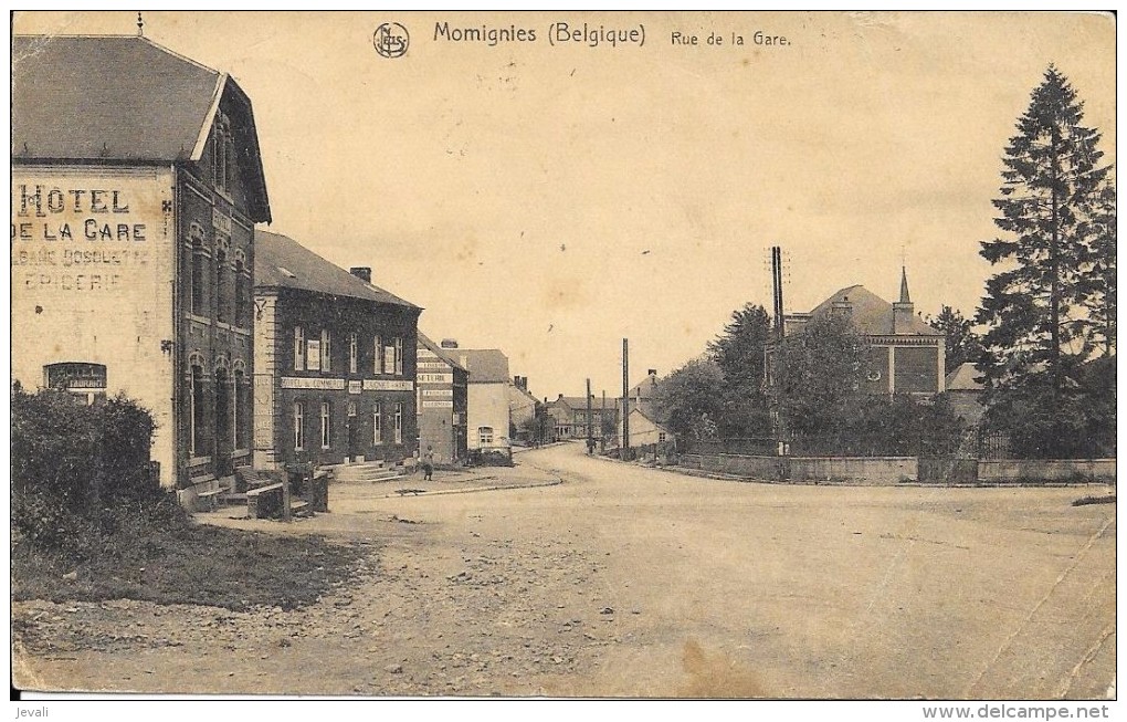 CPA / AK / PK  - MOMIGNIES    Rue De La Gare  ( Hotel ) - Momignies