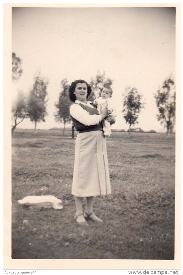 Gros Lot de 120 Photos Sympa sur le thème Nouveaux nés et Tout jeunes bébés avec et sans légendes de 1900 à 1960