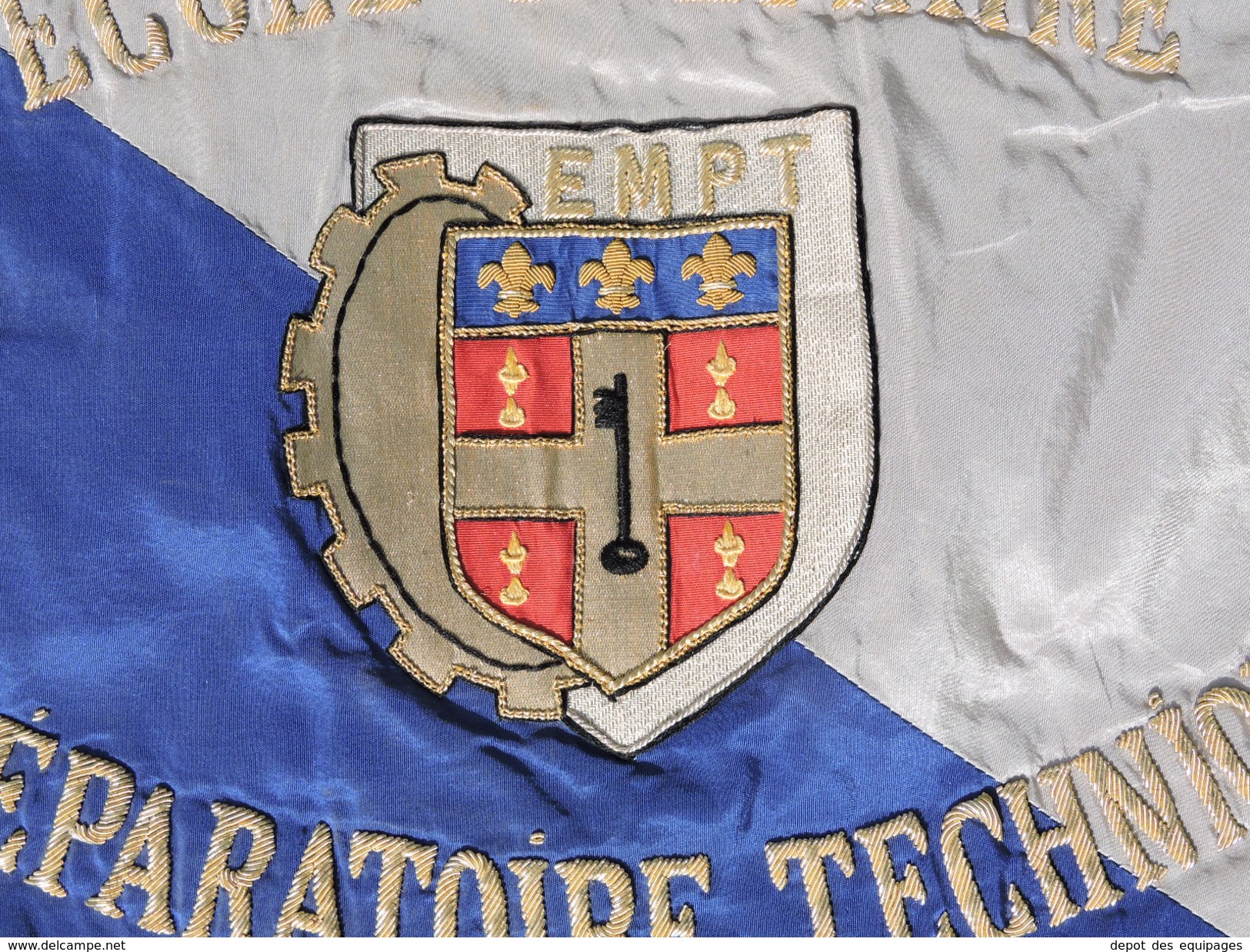 TRES BEL ANCIEN FANION ECOLE MILITAIRE PREPARATOIRE TECHNIQUE - LE MANS ....à Voir ............... - Drapeaux