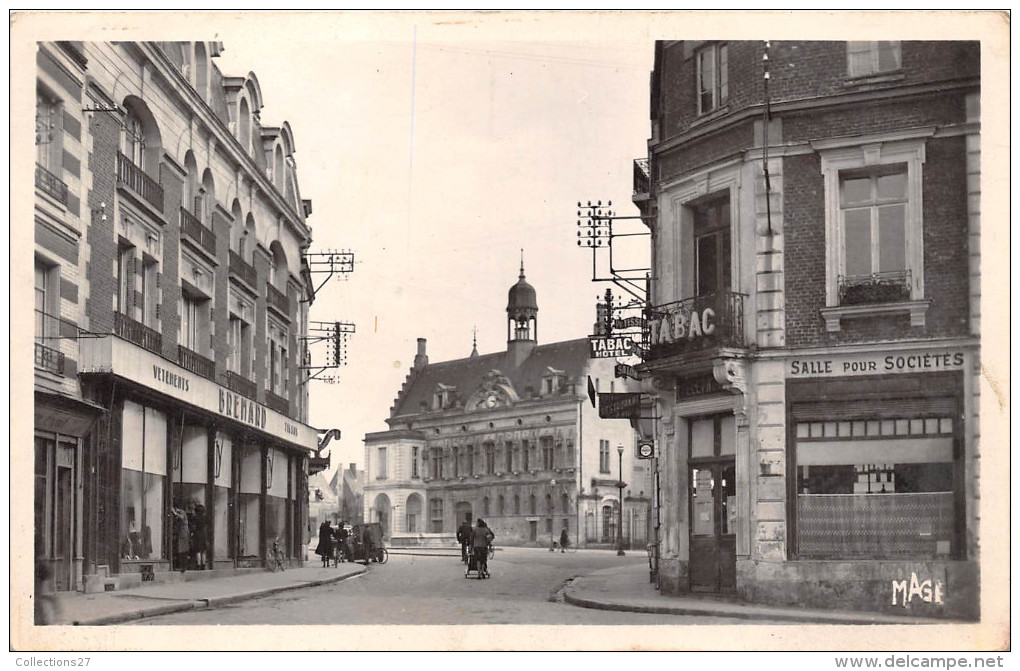 60-NOYON- PLACE DE L'HÔTEL DE VILLE - Noyon