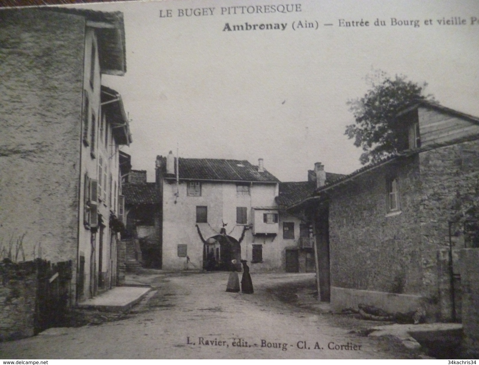 CPA 01 Ain Le Bugey Pittoresque Ambronay Entrée Du Bourg Et Vieille Porte - Sin Clasificación