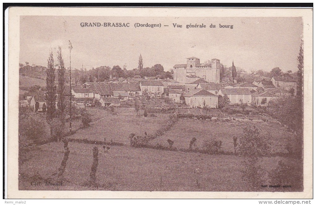 CARTE POSTALE    GRAND BRASAC 24    Vue Générale Du Bourg - Autres & Non Classés