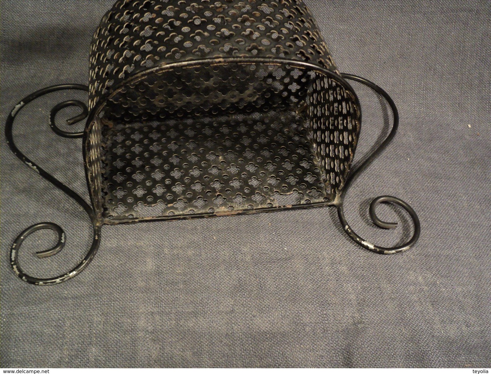 Paire de Supports Appliques en Métal Perforé Rigitulle 1950 Style Matégot