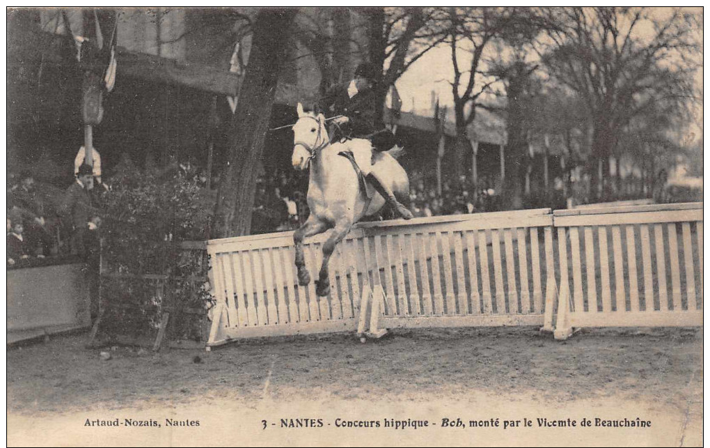 NANTES -  Concours Hippique  -" BOB " Monté Par Le Vicomte De Beauchaine - Nantes