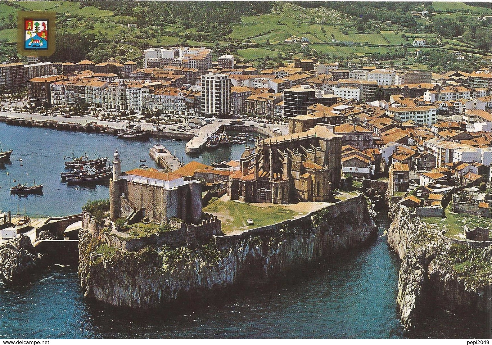 PN329  - POSTAL - CASTRO URDIALES - CANTABRIA - VISTA AEREA - Cantabria (Santander)