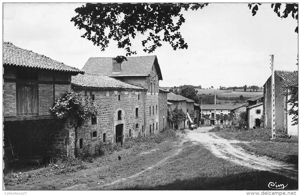 63-CUNLHAT- VILLAGE DU COIN - Cunlhat