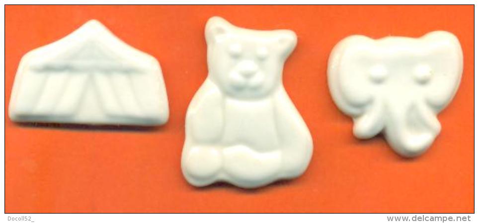 Lot De 3 Feves Porcelaine " Ours - Chapiteau - Et Fruit ? " - Antiche