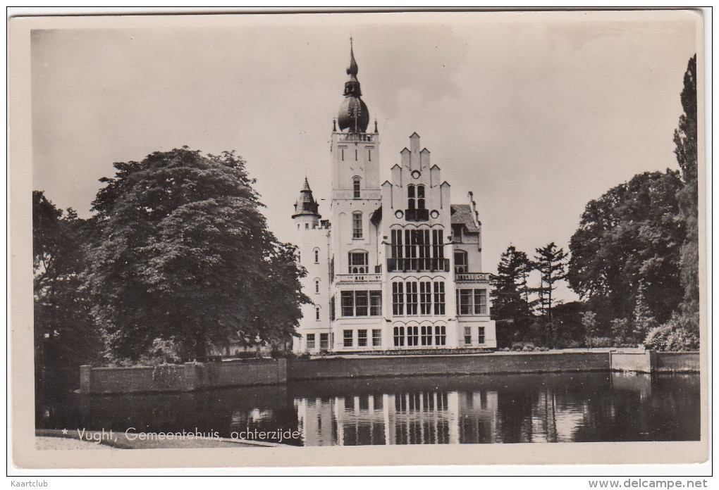 Vught - Gemeentehuis, Achterzijde  - (Noord-Brabant/Nederland) - Vught