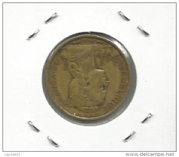 B8  Madagascar 10 Francs 1953. KM#6 - Madagaskar