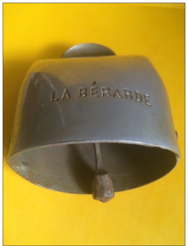 Rare Cloche Sonnaille La Bérarde  8x7x5cm Vache Troupeau Art Populaire ACHAT IMMEDIAT - Cloches