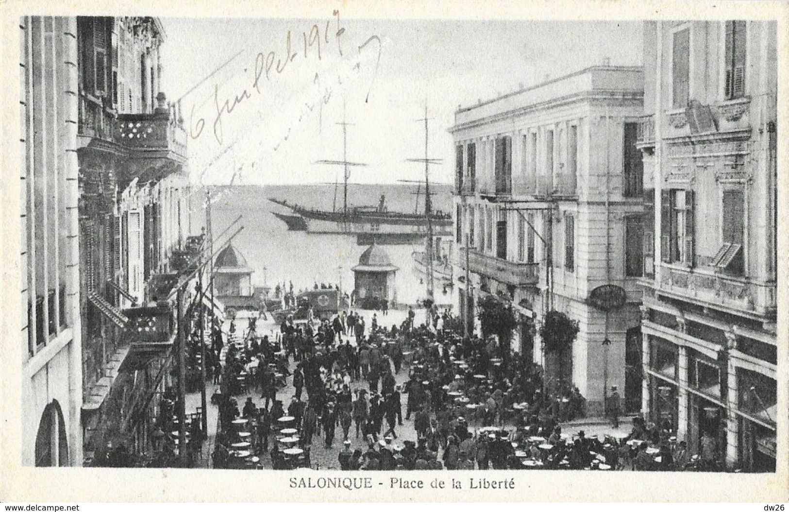 Salonique (Thessalonique) - Place De La Liberté - Bateau Dans Le Port - Fot. Manuel - Carte Non Circulée - Greece