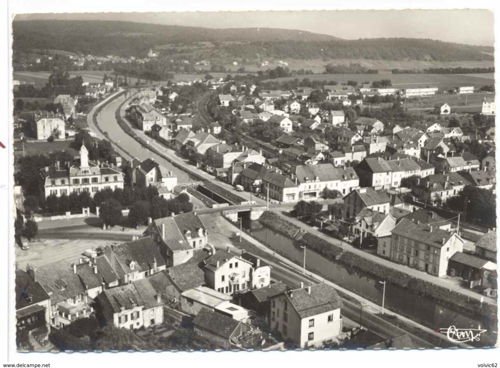 CPSM L'isle Sur Le Doubs  Le Canal Le Centre Ville  Vue Aérienne - Isle Sur Le Doubs