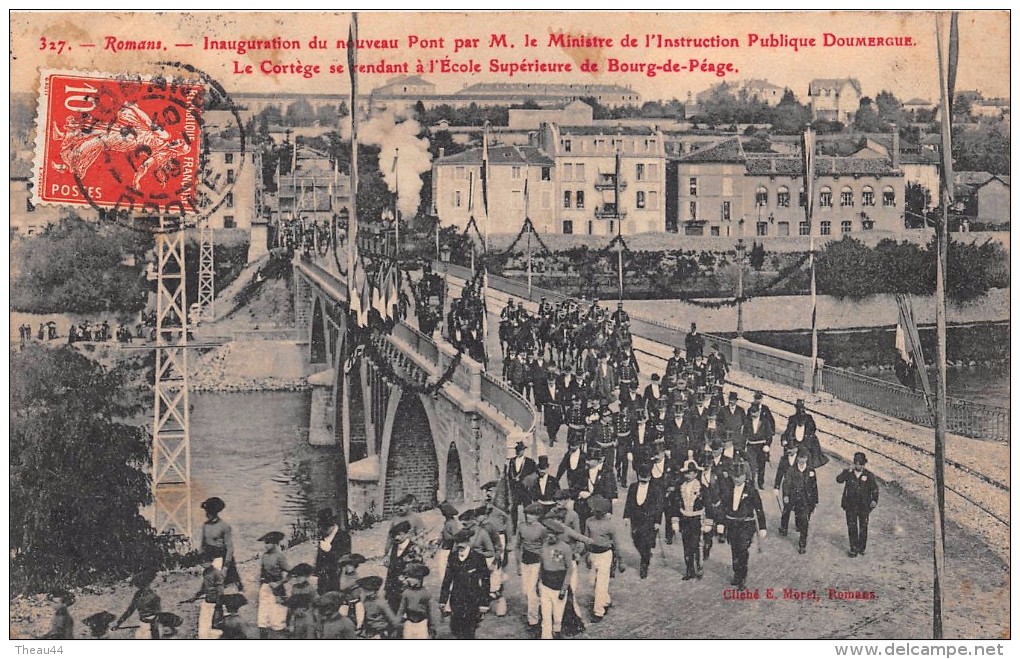 - 327 - ROMANS - Inauguration Du Nouveau Pont Par Mr Le Ministre - Le Cortège Se Rendant à L'Ecole De Bourg-de-Péage - Romans Sur Isere