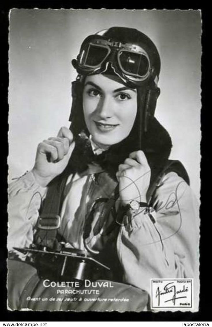 Francia. *Colette Duval* Campeona Del Mundo, Rio Janeiro 1935. Foto 89x139 Mms. Firma Autógrafa. - Parachutting