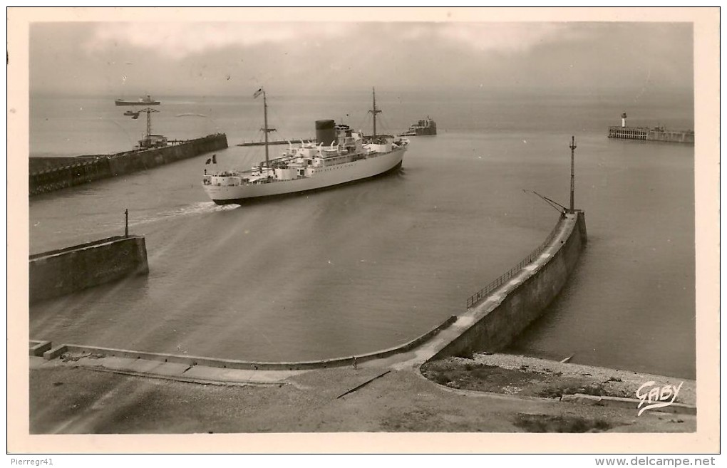 CPA-1950-76-DIEPPE-PETROLIER Quittant Le PORT--TBE - Tankers