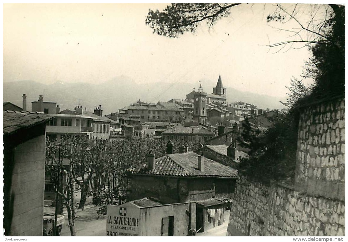 13   AUBAGNE   LE MONUMENT AUX MORTS  -  VUE GENERALE - Aubagne