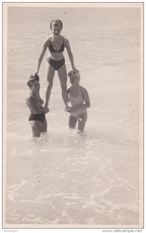 06 NICE, Carte Photo, Une Bien Jolie Pyramide Dans La Baie De Nice - Autres & Non Classés