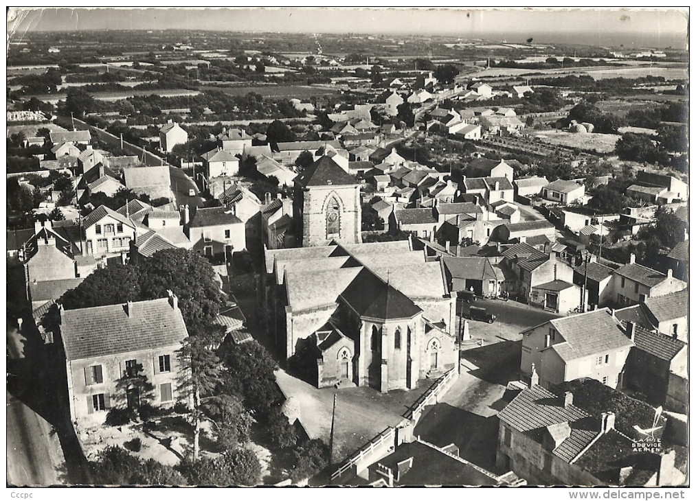 CPSM La Plaine-sur-Mer L'église Et Le Village Vue Aérienne - La-Plaine-sur-Mer