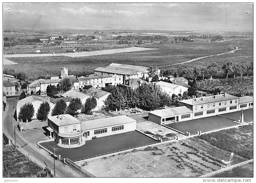 AUDE  11  CAPENDU  EN AVION AU DESSUS DE...  LE GROUPE SCOLAIRE - Capendu