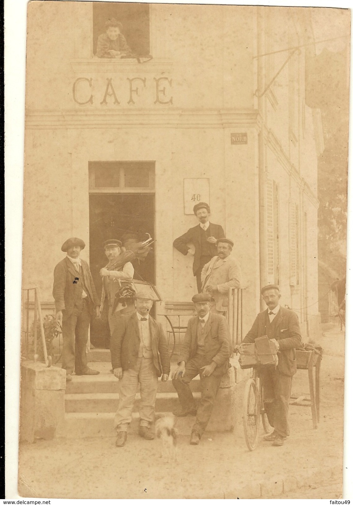 CARTE PHOTO -  GROUPE DE CONSCRIT UN CAFE ( Rue Du Nord Au 40 )  32 - Photographie