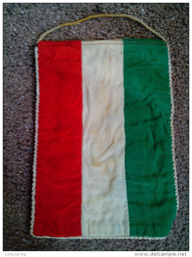 ULTRA RARE FLAG HUNGARY CHANGE TOURNAMENT FOOTBALL 1970"S USED - Habillement, Souvenirs & Autres