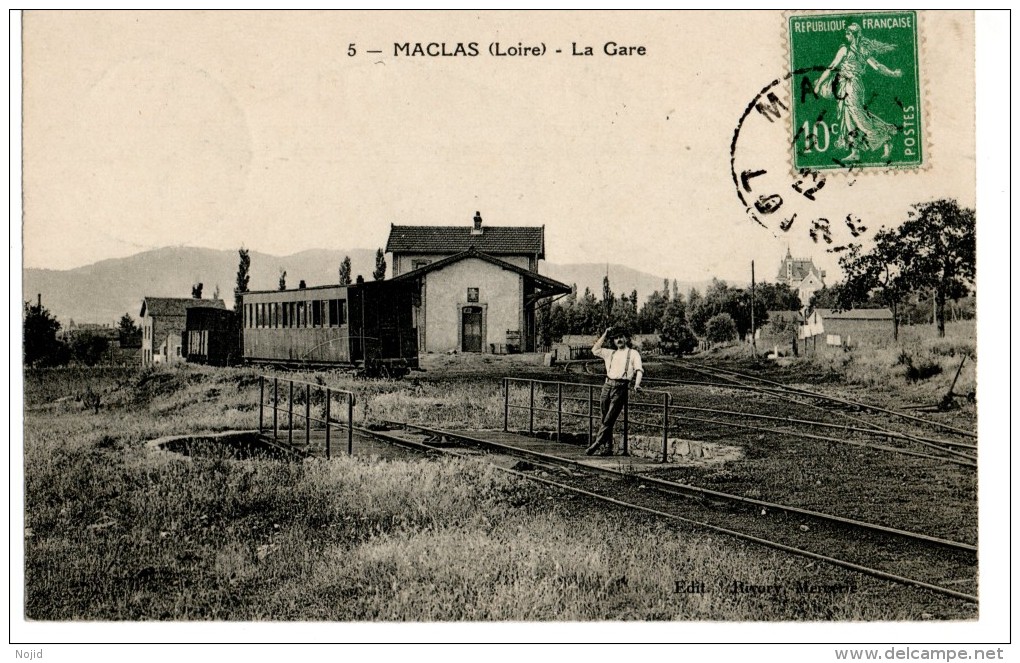 42 MACLAS La Gare - Gares - Sans Trains